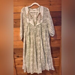 Daughters of India Green and Cream Dress